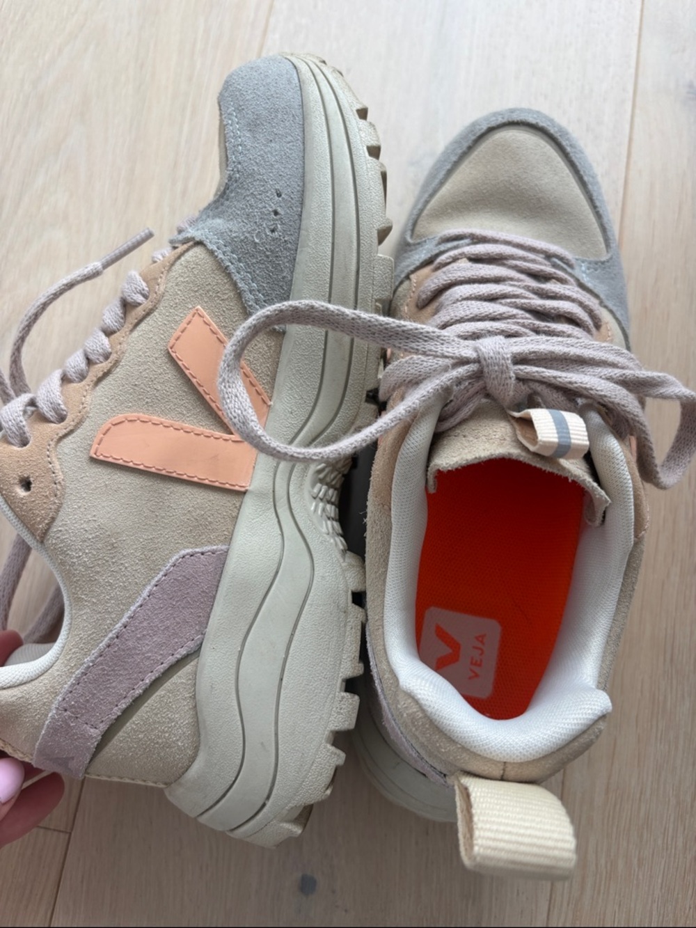 Veja Women’s Venturi VC Sneaker size 37 - Picture 3 of 4